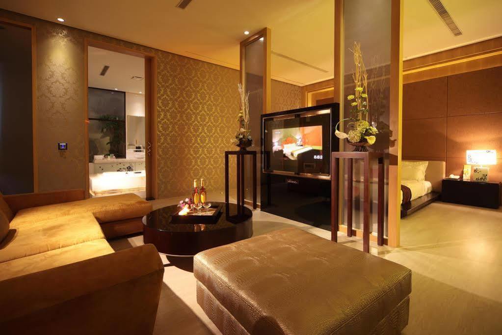 Wehome Motel Ταϊνάν Εξωτερικό φωτογραφία